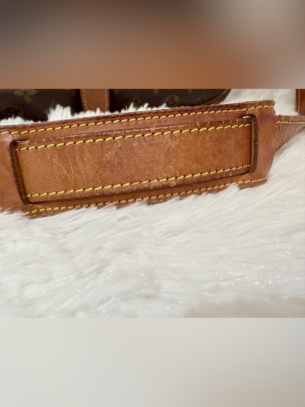 Louis Vuitton vintage Saumur 35 Monogram Crossbody - Picture 4 of 16